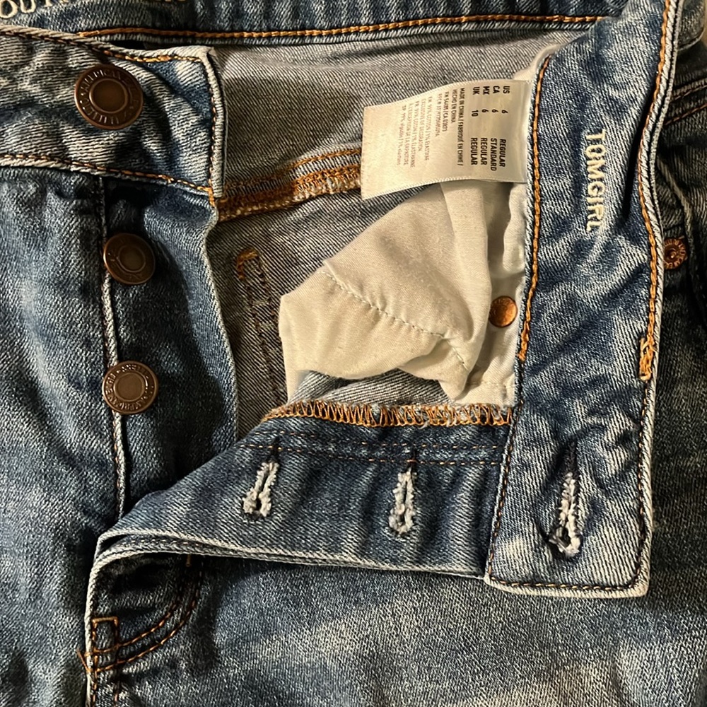 Distressed Jeans - Picture 9 of 10